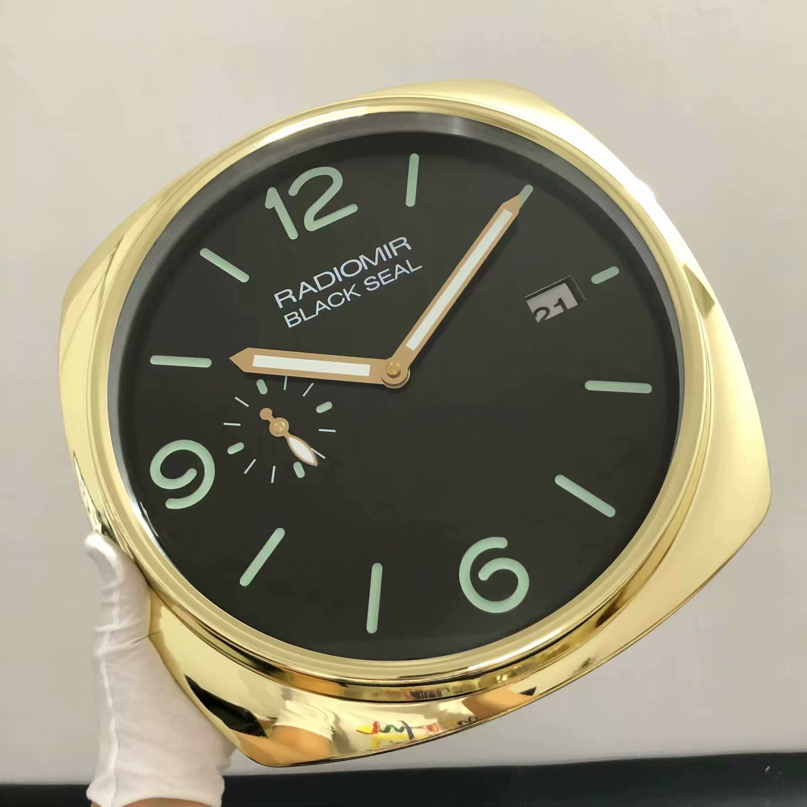 P Black Seal Wall Clock Gold-Green-Black